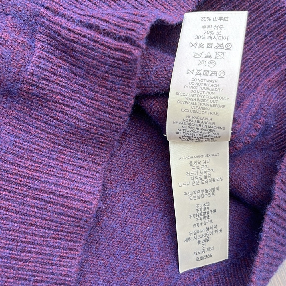 Burberry Wool and Cashmere Crew Neck Sweater Cropped Length - Picture 7 of 7
